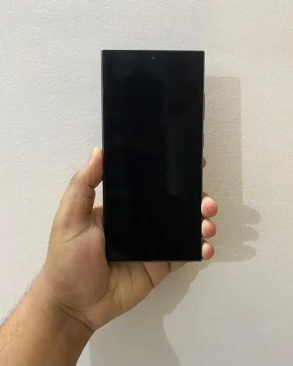 Samsung Galaxy S24 Ultra 256GB Titanium Black — Supermint, 8 Months Old thumbnail 4