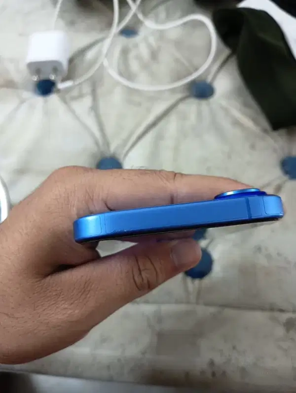 iPhone 16 128GB Ultramarine — Used, 93% Battery, With Bill thumbnail 4